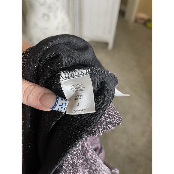 Happy x Nature Women's Ruffle Metallic Purple Black Blouse Top Size Small - Picture 4 of 6